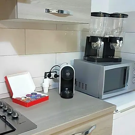 Casa Lucia Bed & Breakfast 4*